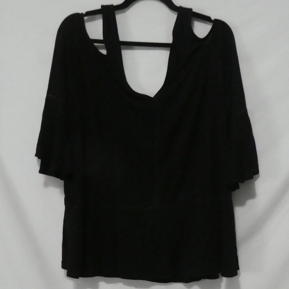 LOVE & LEGEND | 2X | Chic Black Cold Shoulder Top | Bell Sleeves | Front Detail